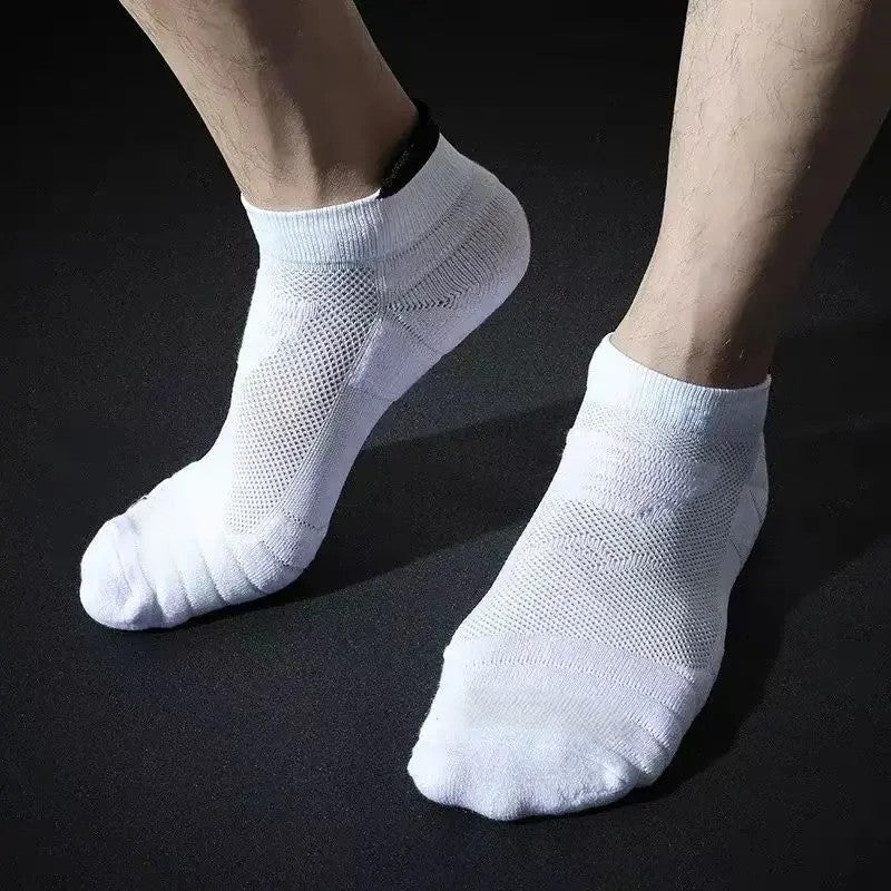 Chaussettes de sport une personne portant la paire en séance dans un centre musculation