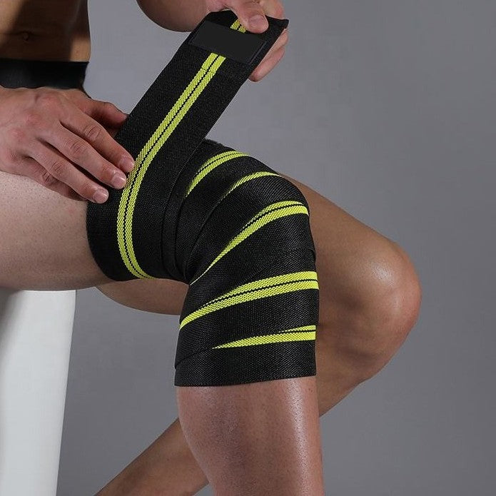 Genouillère sport une personne l'enroule autour de la jambe