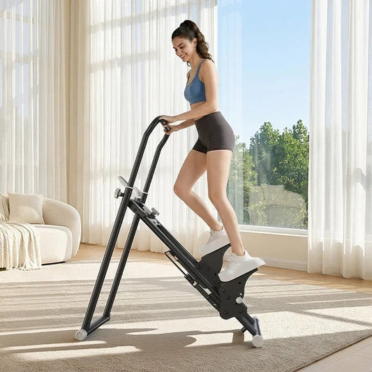 Stepper on une personne utilisant l'appareil pour un entraînement de renforcement musculaire