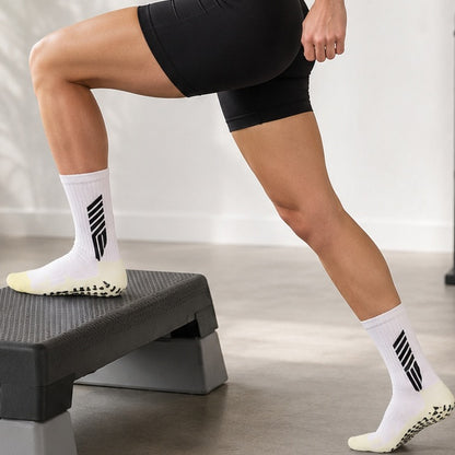Chaussette antidérapante porté par une personne en entraînement step