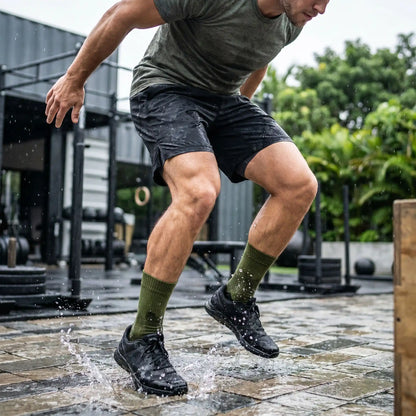 Chaussettes sport une personne entrainement sur sol très mouillé