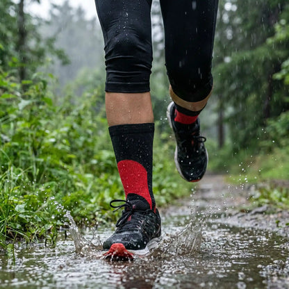 Chaussettes sport une personne utilisant pendant entrainement extérieur temps pluvieux