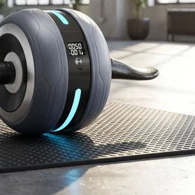 Roue abdo outil en démonstration dans un espace de fitness