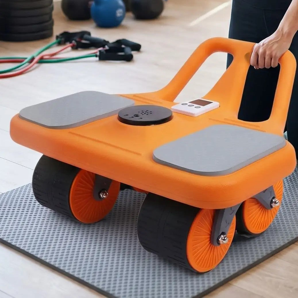 Roulette abdos l'outil sur un tapis d'exercice placé à la maison 