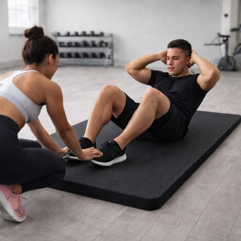 Tapis sport un couple s'entraîne ensemble